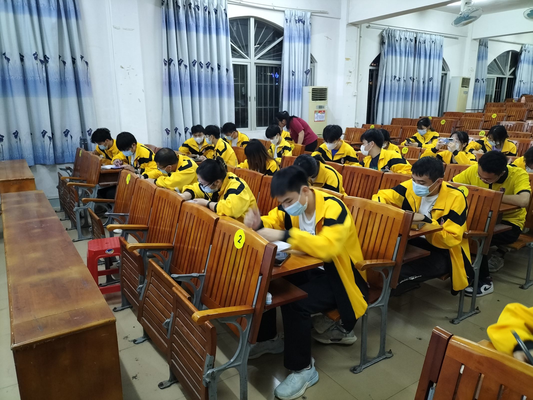 图为发展对象填写政审调查函.jpg